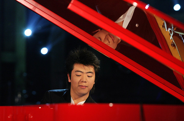 The Chinese piano prodigy plays during the German broadcasting 
