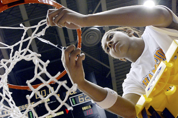 During Parker's time in Tennessee, she guided the Lady Vols to two consecutive national college championships.