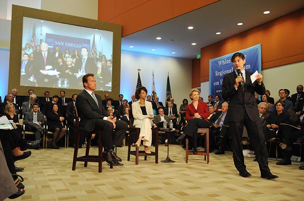 When President Obama organized a series of White House Regional Forums on Health Reform, Oz joined (left to right) California Governor