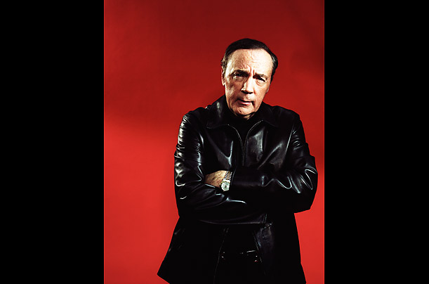 James Patterson

Thrilling Author