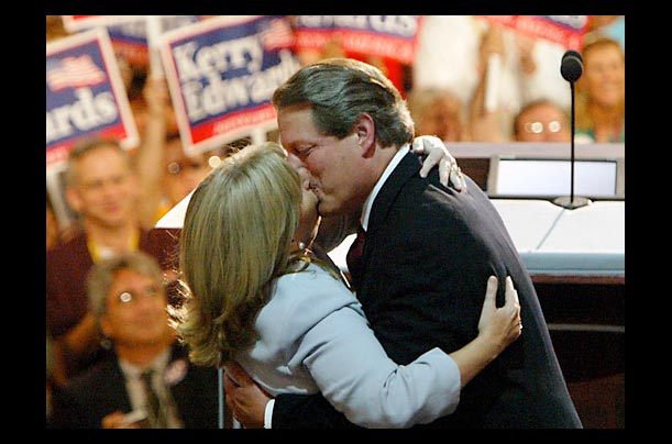 Former Vice President Al Gore kisses his wife Tipper Gore