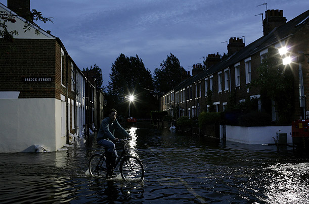 Pictures of the Week floods england  UK
