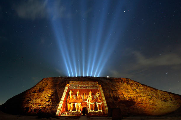 Ancient Lights

The 3200-year-old Abu Simbel temple is dramatized during a daily sound and light show on the eve of the anniversary of pharaoh king Ramses II's coronation.