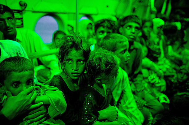 The Green Escape

Flood victims are evacuated at night by a Pakistani Army helicopter in Qubo Saeed Khan, Pakistan.