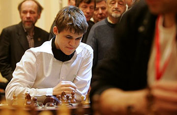 Kasparov defeated 13-Year-old Carlsen in Rapid Chess Game!