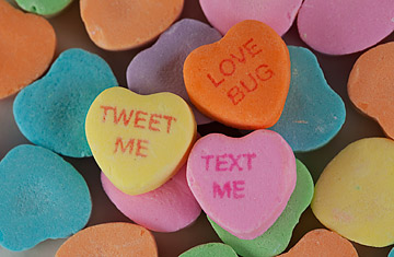 Necco Spanish Sweethearts Tiny Conversation Candy Hearts Packs - Modern  Flavors: 36-Piece Box