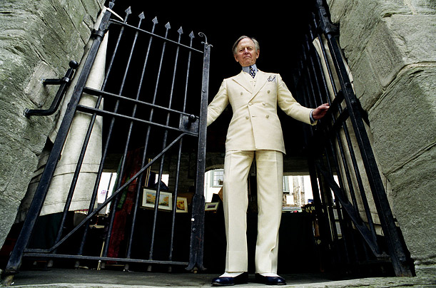 Tom Wolfe is the author of over a dozen books.
