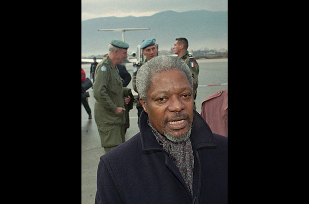 Making an Impression
After his studies, Annan joined the U.N. and worked in various low-level bureaucratic jobs until 1992, when he ascended