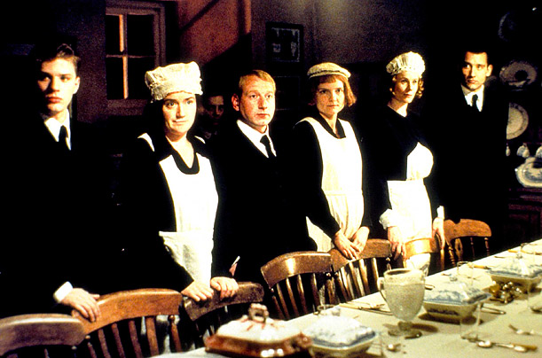 In 2001, Owen appeared in Robert Altman's Gosford Park alongside an all-star cast that included Helen Mirren and Ryan Phillipe.