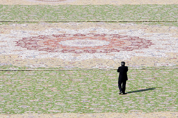 biggest handmade carpet in the world Iran
