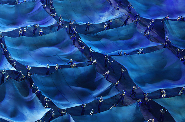 Performers rehearse for the opening ceremony of the 6th National City Games in Wuhan, capital of central China's Hubei province. The sporting meet will begin on Oct. 25 in Wuhan.